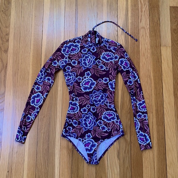 O'Neill Other - O’Neill surf swim suit XS long sleeve floral